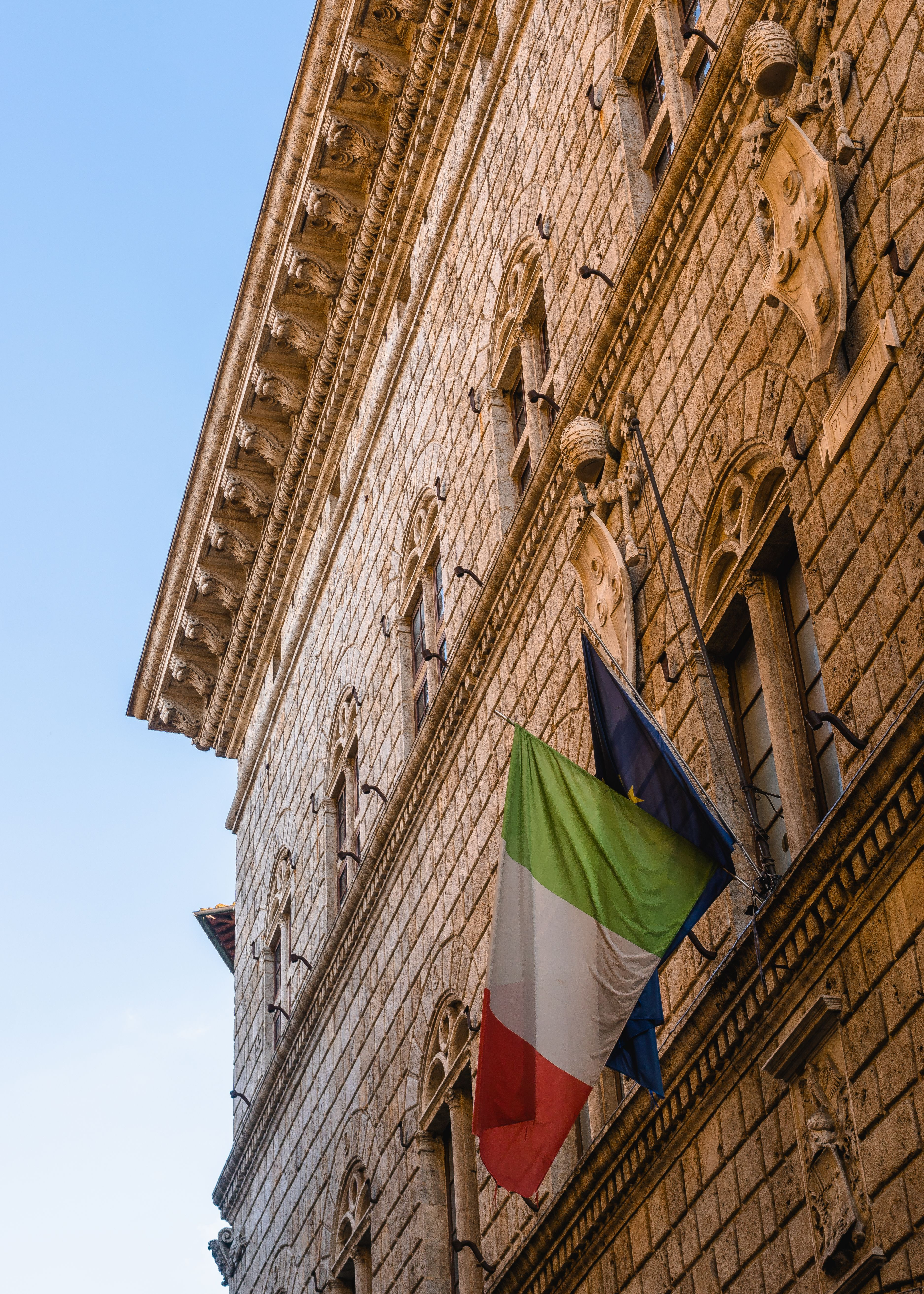 COSTITUZIONE E RICONOSCIMENTO DEI CONSORZI DI TUTELA DOP E IGP DEI  PRODOTTI AGRICOLI E ALIMENTARI: MASAF PUBBLICA DM RECANTE IMPORTANTI NOVIT&Agrave;
